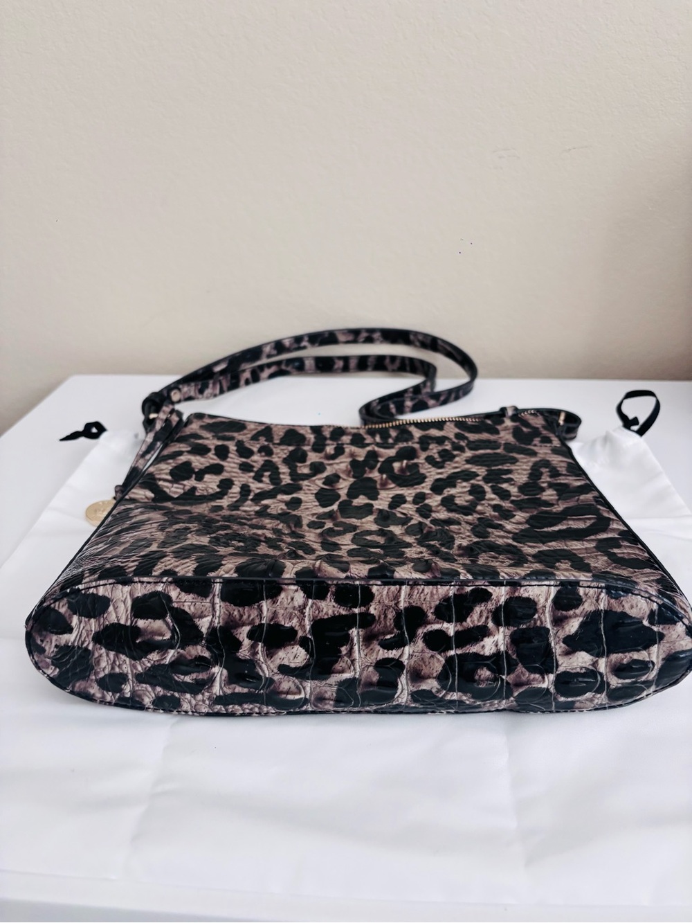 Brahmin Katie Crossbody Snow Leopard Leather Messenger Bag  with Ady Wallet EUC - Picture 9 of 9
